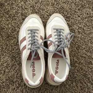 Gola women’s tennis shoe, size 7